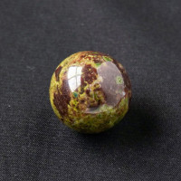 Шар из яшмы Кровь дракона 2,5см.